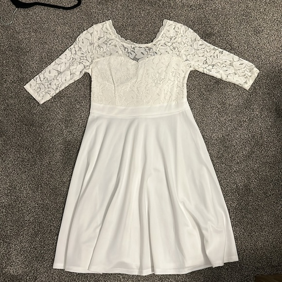 Classy lace wedding or summer dress - Picture 3 of 6